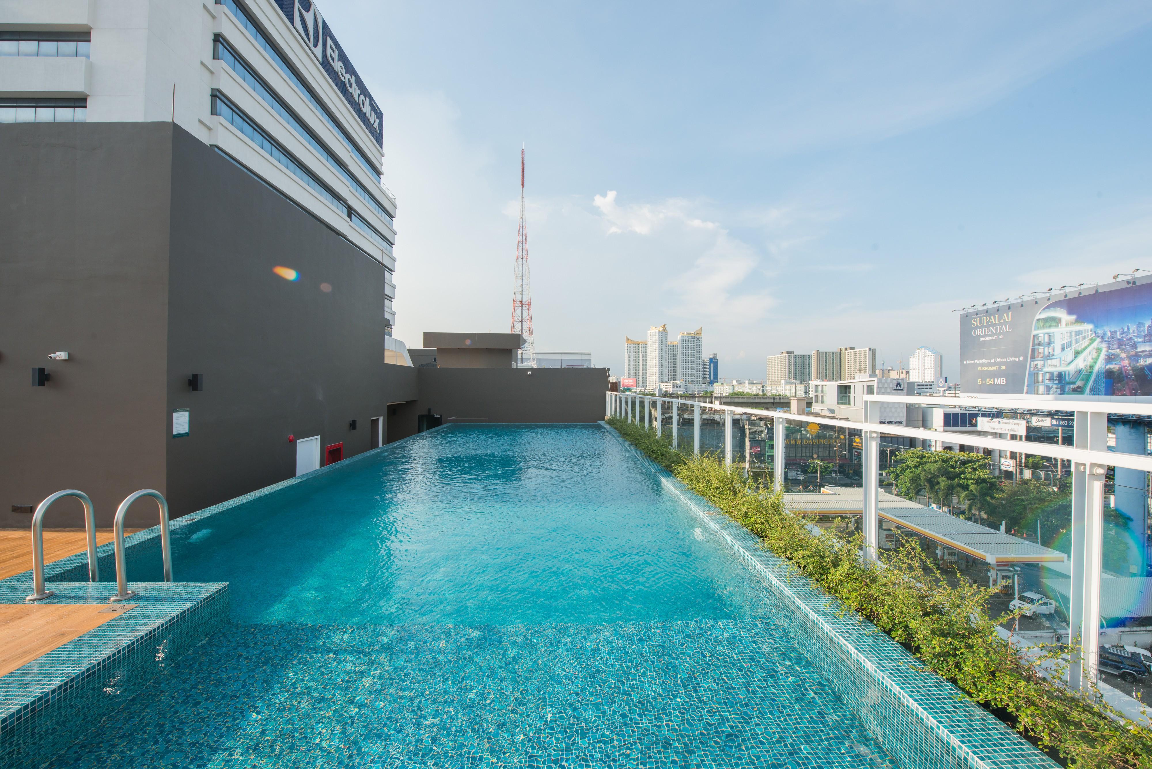 Maven Stylish Hotel Bangkok Exterior foto